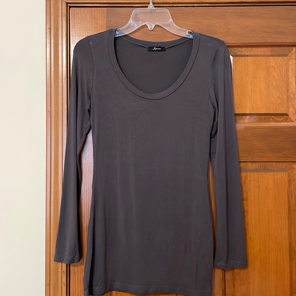 Soprano gray tunic top